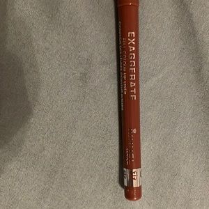Rimmel Exaggerate full colour lip liner. Only 1 color. Color is EPIC #045